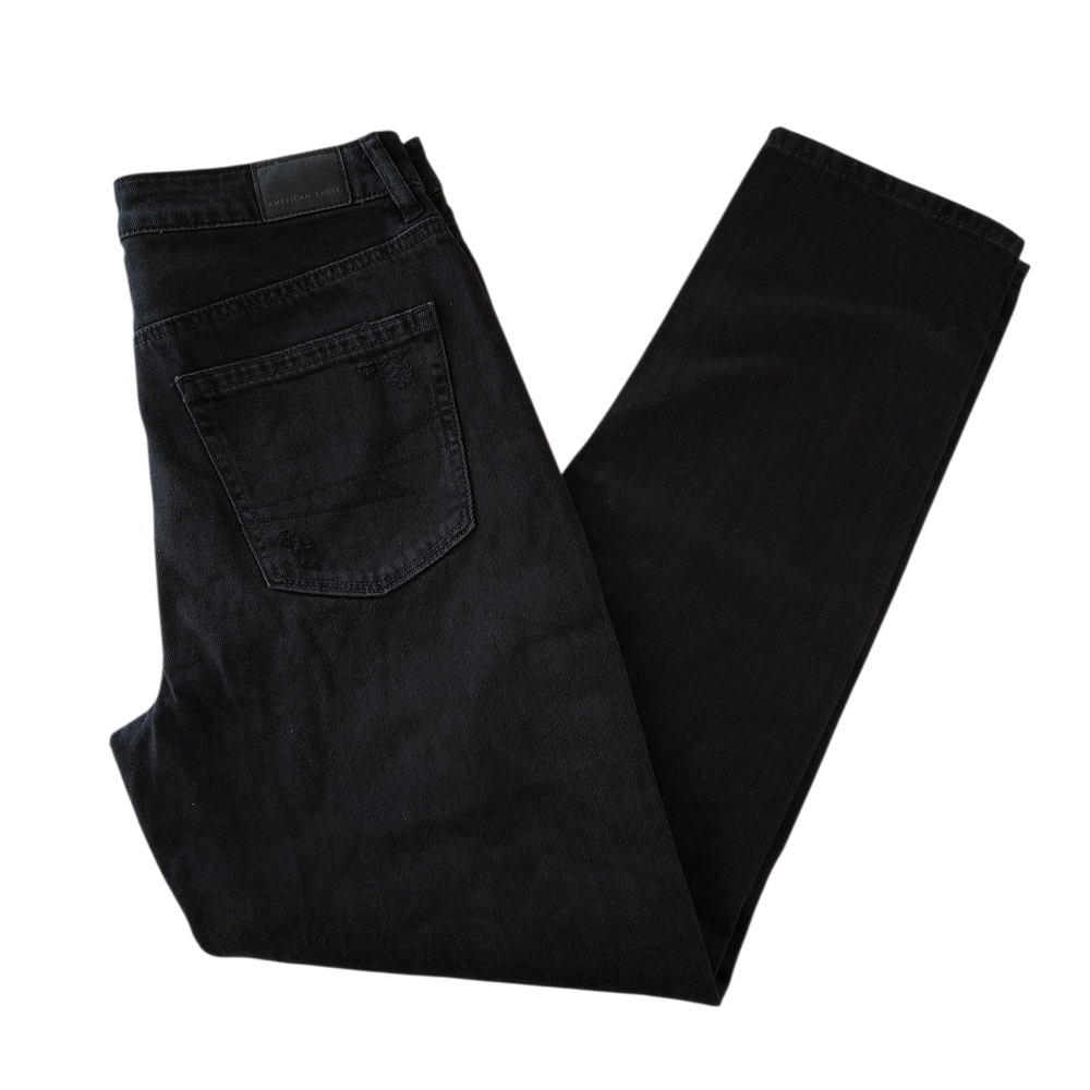 NWT American Eagle Outfitters Faded Black Mom Straight Jeans Size 6
